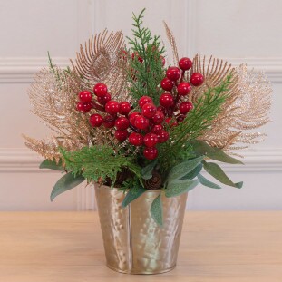 arranjo-natalino-celebracao-dourada-berries-vermelhas.jpg