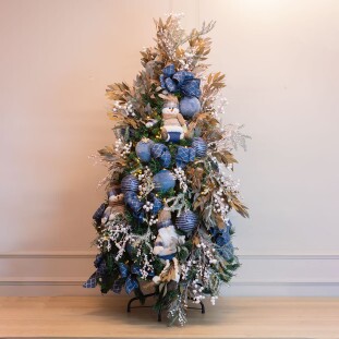 arvore-natal-decorada-azul-prata-bonecos-120cm.jpg