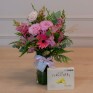 combo-poema-rosado-flores-mistas-chocolate-branco-planalto.jpg