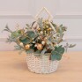 cesta-natalina-creme-folhagens-berries-douradas.jpg