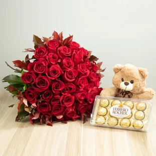 Kit 36 Rosas Importadas Vermelhas com Ferrero Rocher e Pelúcia